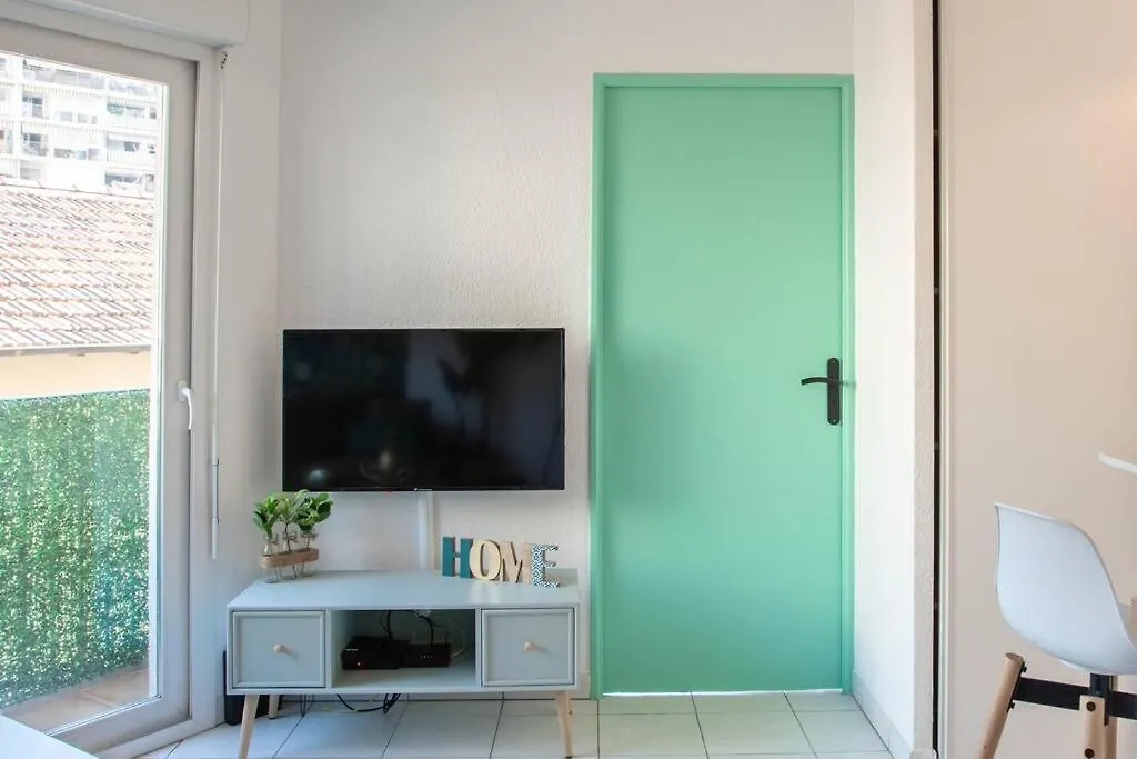 Apartmán L44 1Bdr Flat 10Mins Walk To Port/Balcon, Parking, Ac Nice 0*,  Francie