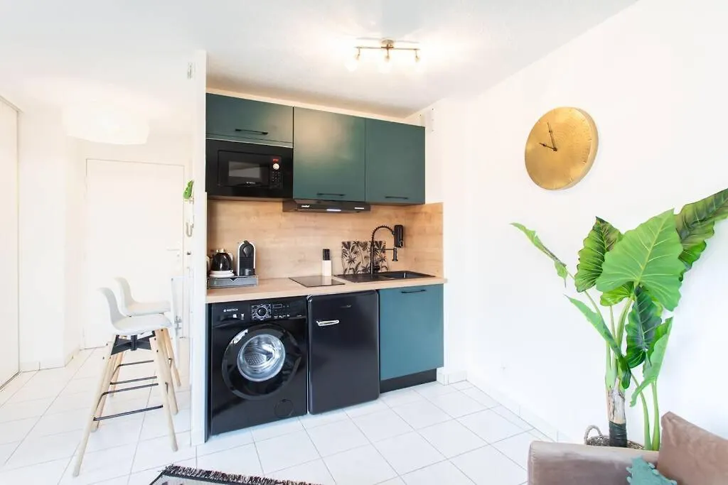 Apartmán L44 1Bdr Flat 10Mins Walk To Port/Balcon, Parking, Ac Nice